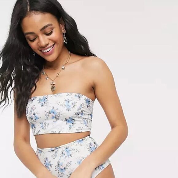ASOS DESIGN bandeau bikini top ditsy floral print - Picture 1 of 8